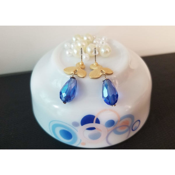 Sky blue crystal teardrop earring