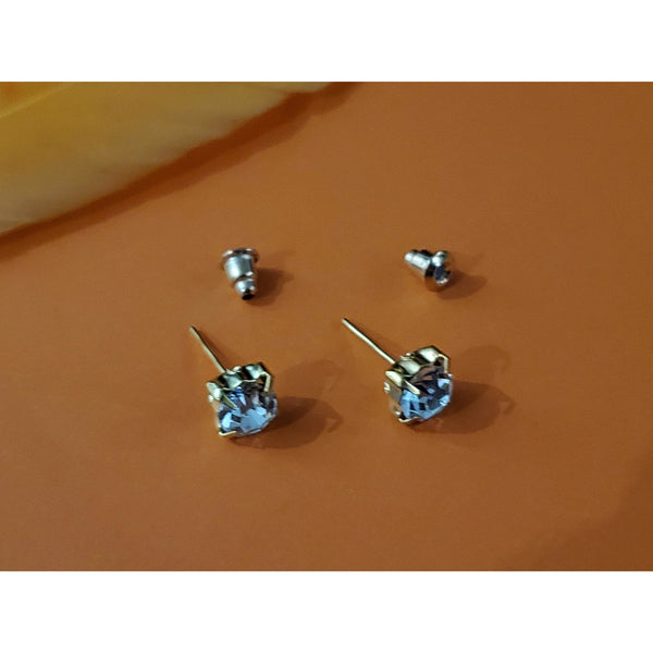 Elegant single crystal stone golden stud