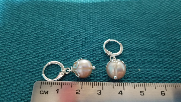 Beige pearl hoop earrings